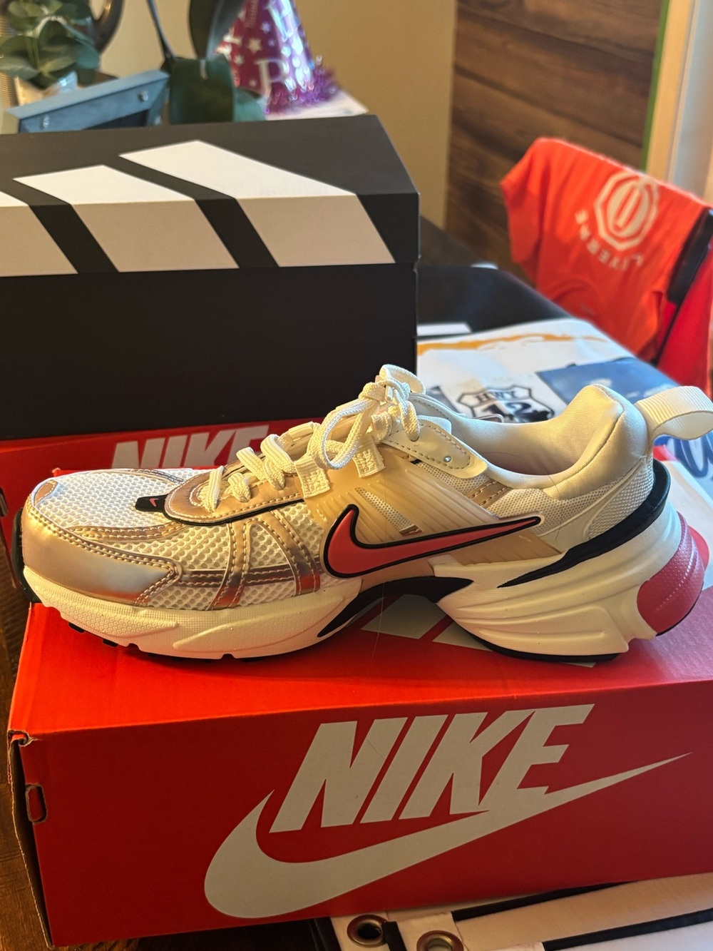 Nike White, Red and Black Retro-Style Running Shoe